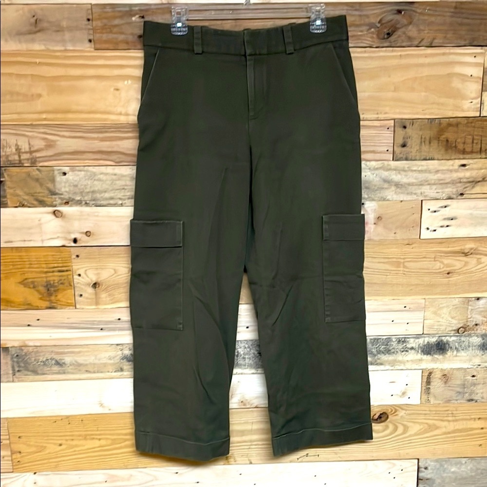 Club Monaco size 6 Green Cropped Cargo Wide Leg Cuffed Utility Pants